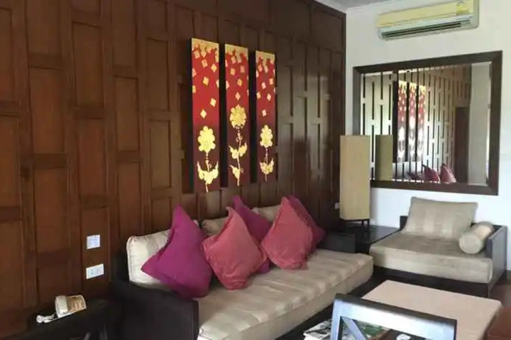 Room 3 of 10