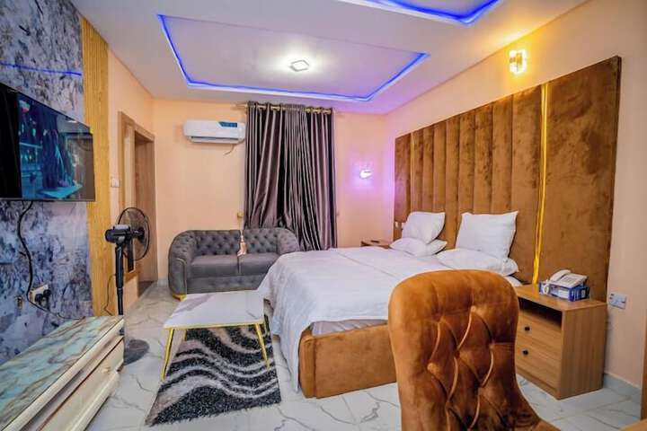 Room 5 of 53