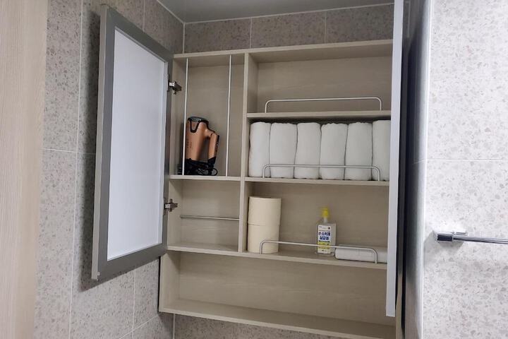 Room 281 of 640