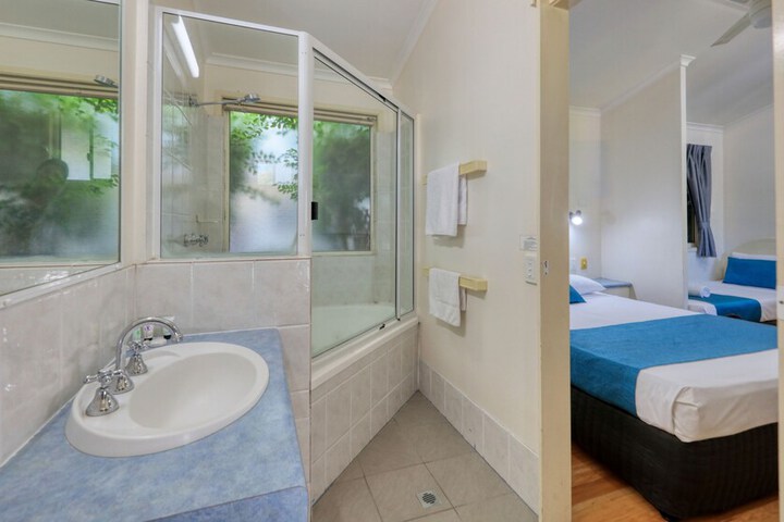 Room 10 of 22