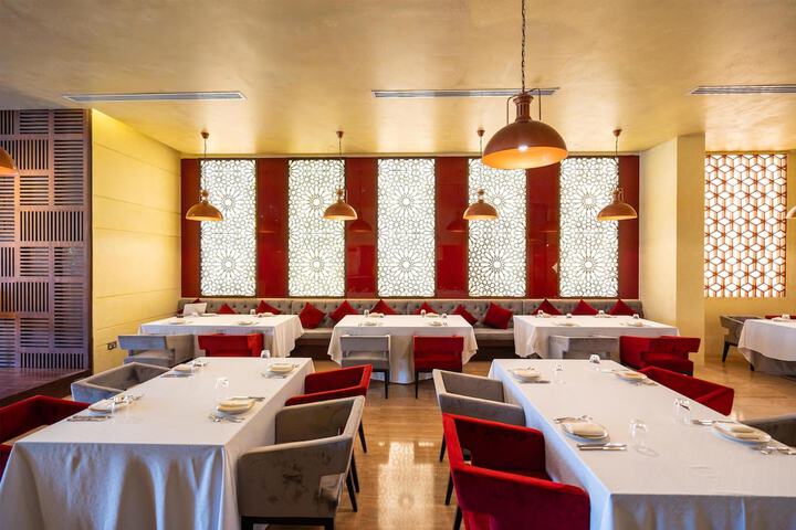Dining 80 of 164