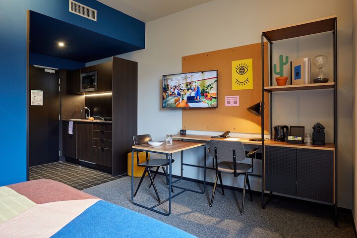 Room 9 of 123