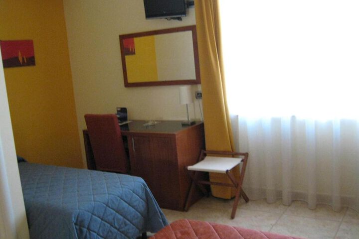 Room 35 of 64