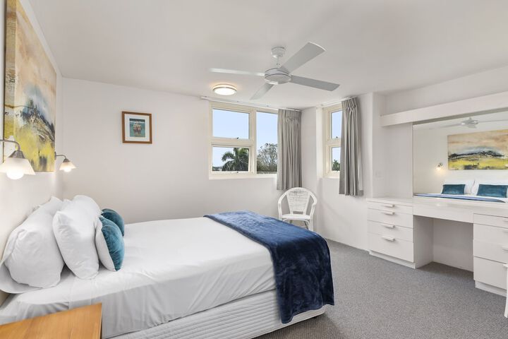 Room 16 of 230
