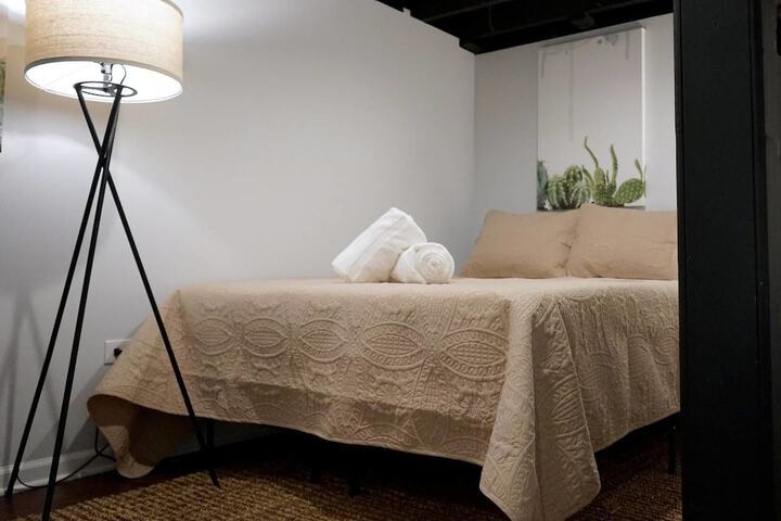 Room 4 of 19