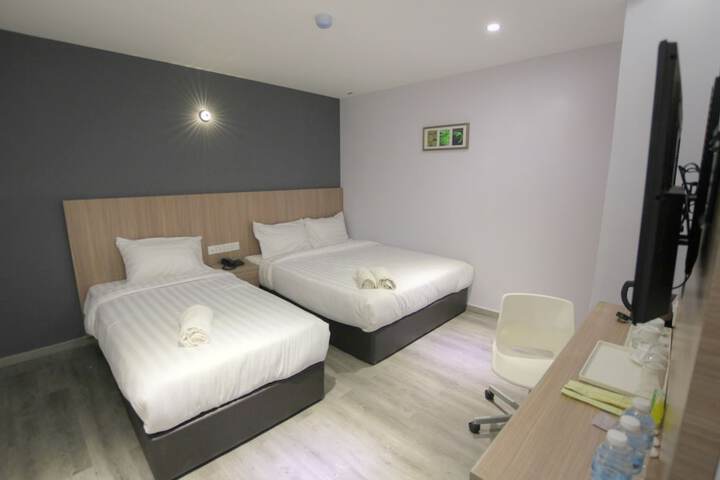 Room 6 of 51