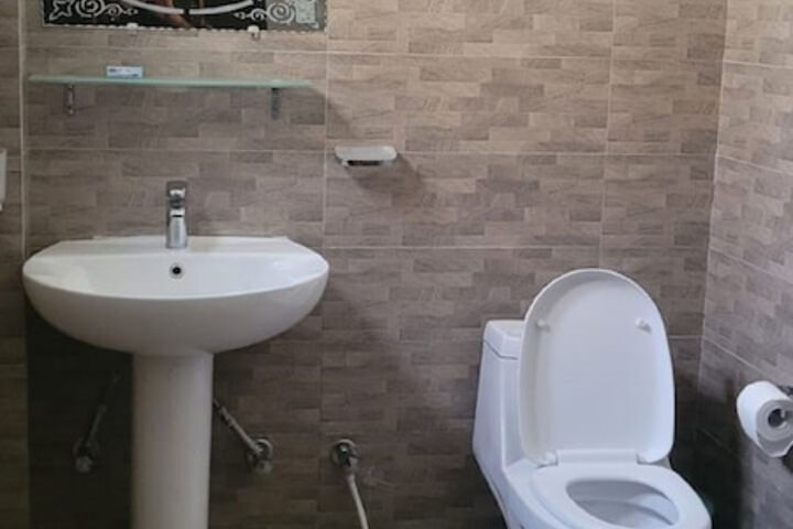 Room 16 of 29