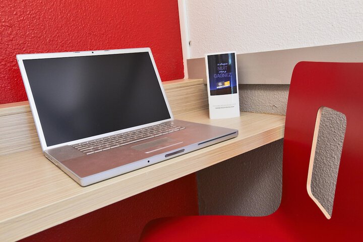 Business Center 24 of 26