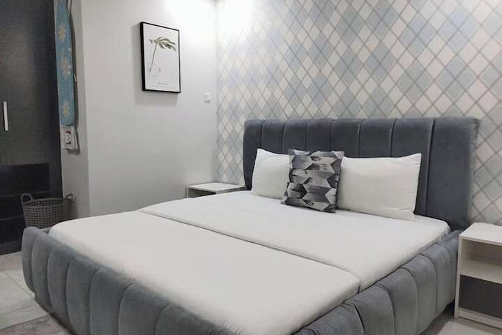 Room 7 of 62