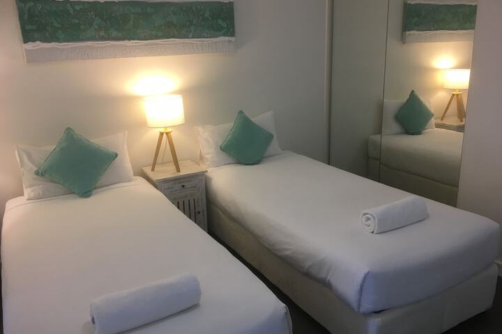 Room 5 of 124