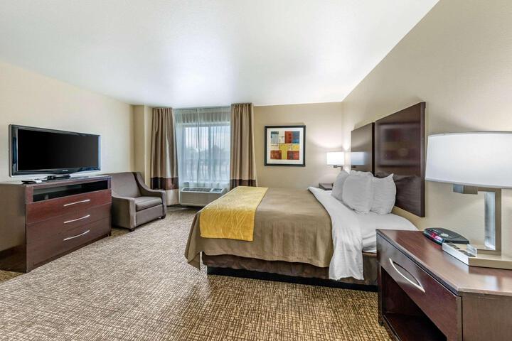 2 Queen Beds (4 of 9)