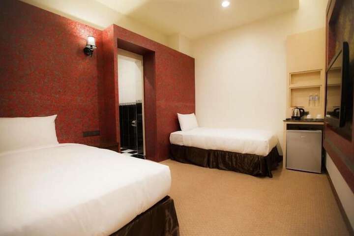 Room 19 of 41