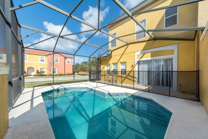 Pool 21 of 41
