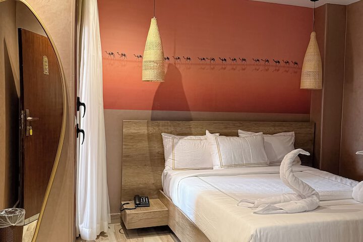 Room 16 of 36