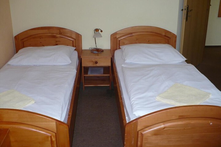 Room 13 of 42