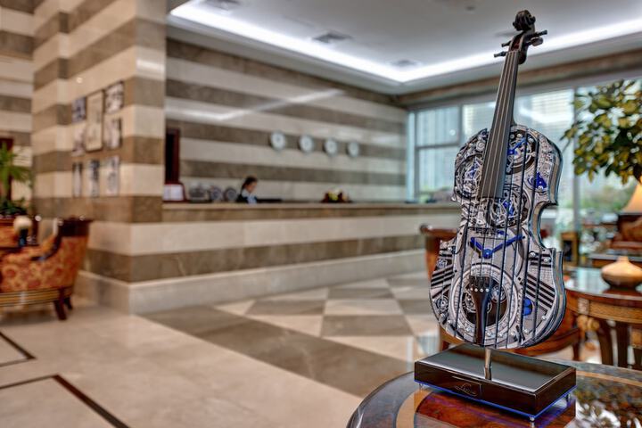 Entrance & Lobby
