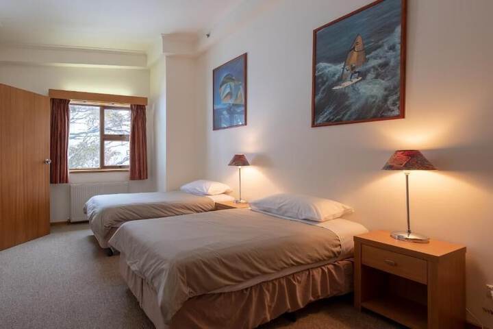 Room 2 of 16