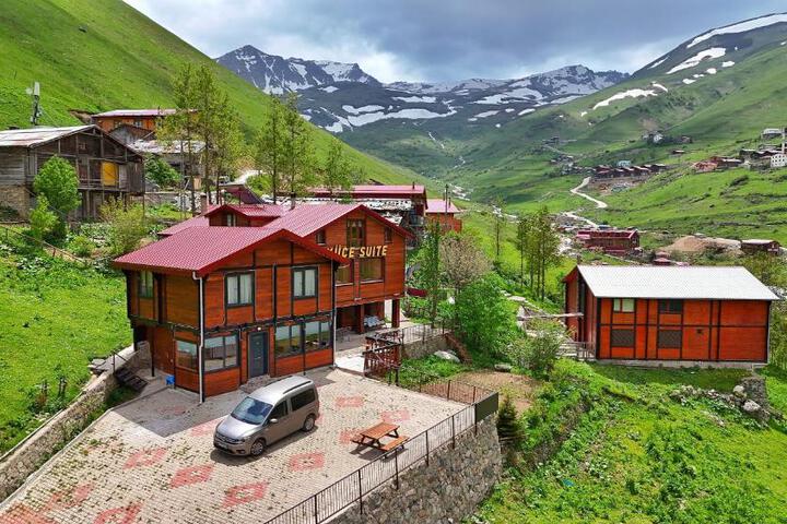 Yüce Suite