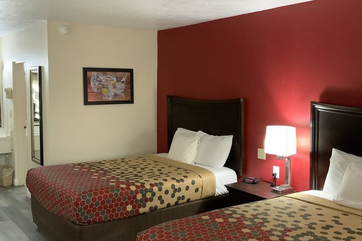 2 Queen Beds (9 of 16)