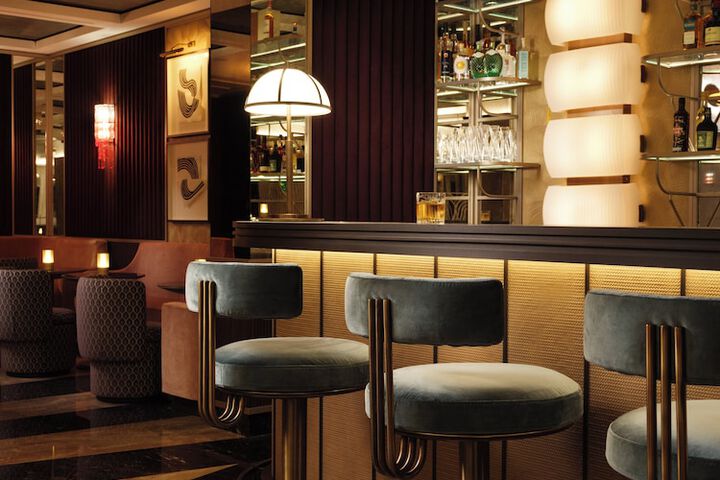 Lounge 129 of 150