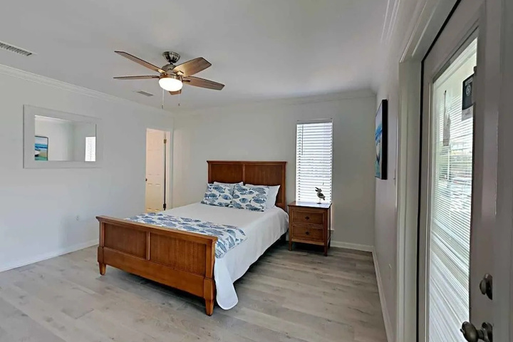 Room 4 of 13
