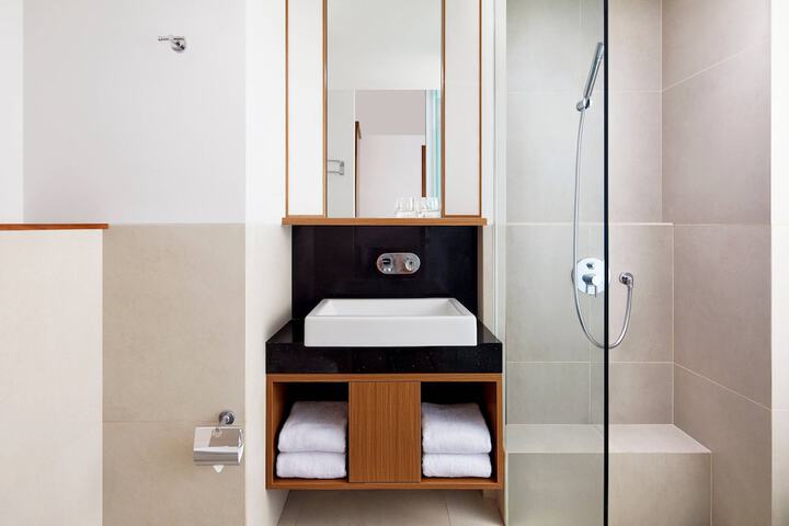 Room 15 of 49