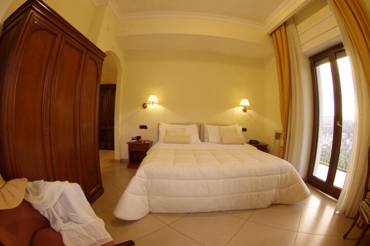Room 30 of 110