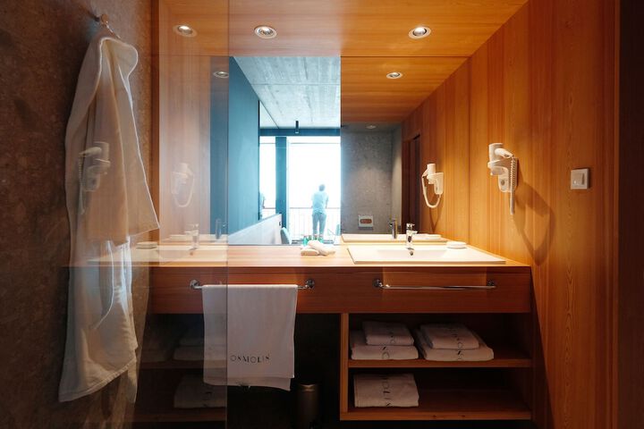 Room 30 of 62