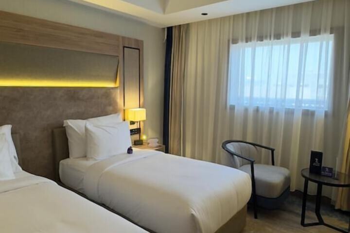 Room 42 of 86