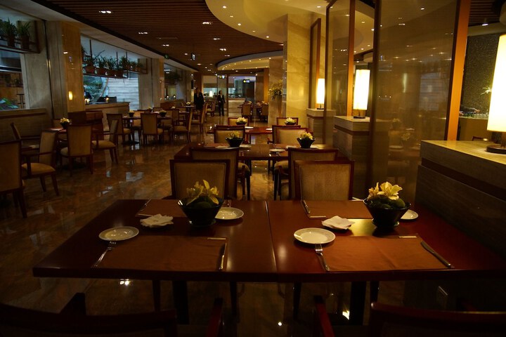 Dining 31 of 86