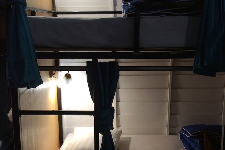 Room 16 of 33