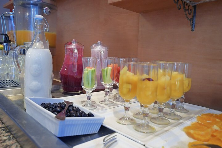Breakfast/Coffee Service 19 of 25