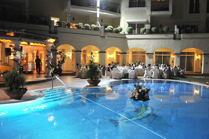 Pool Hotel