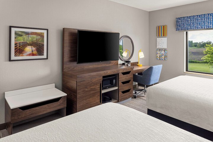2 Queen Beds Hearing Accessible (12 of 12)