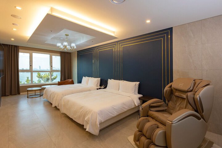 Room 44 of 140