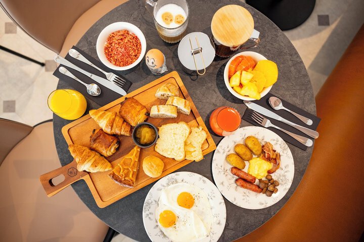 Breakfast/Coffee Service 64 of 88