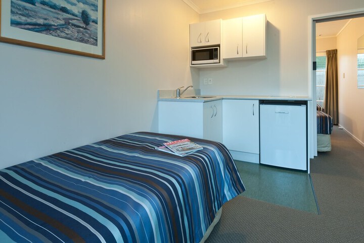 Room 32 of 49