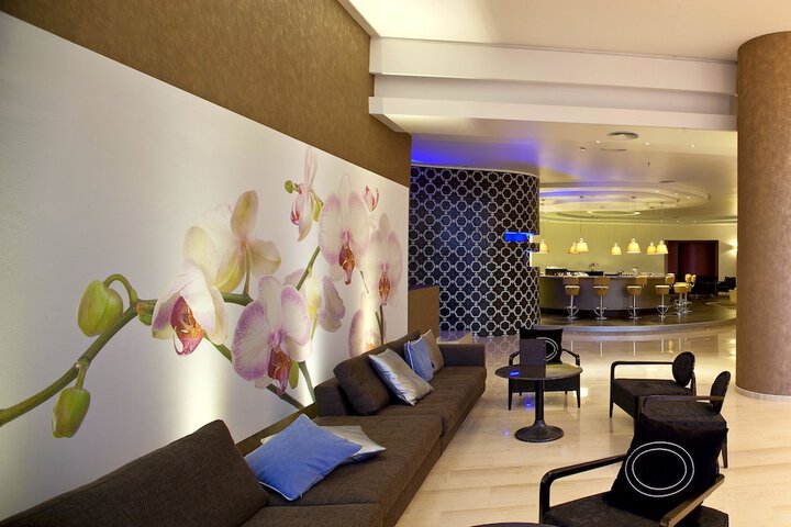 Lounge 207 of 295