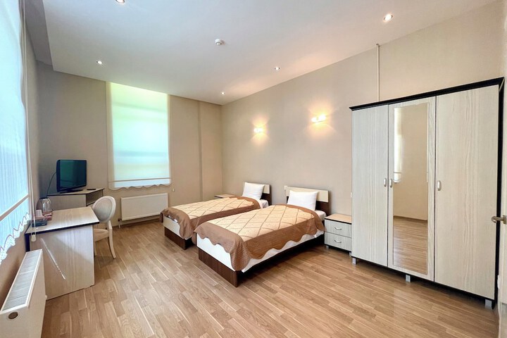 Room 5 of 34