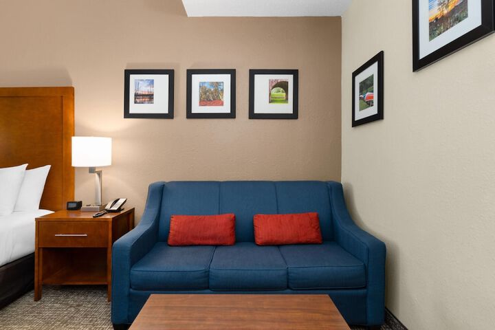 Room 32 of 63
