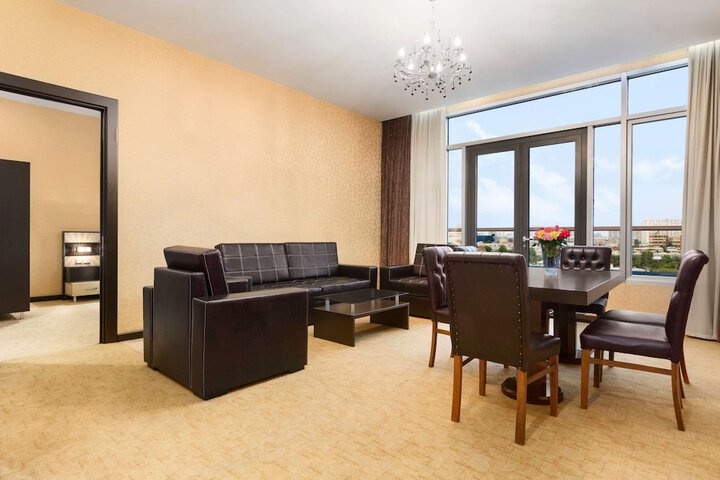 Room 5 of 25
