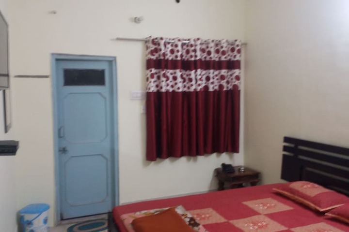 Room 3 of 35