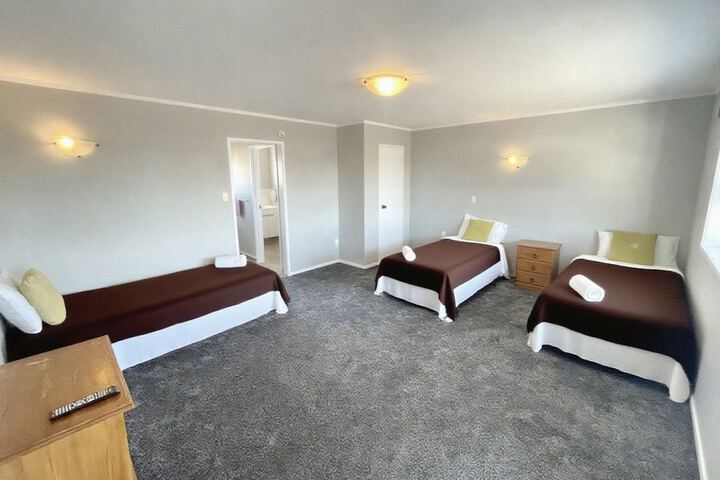 Room 14 of 65
