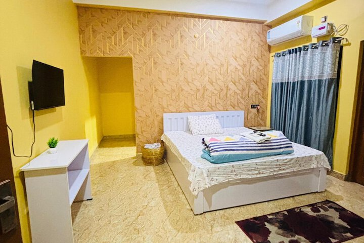 Room 8 of 19