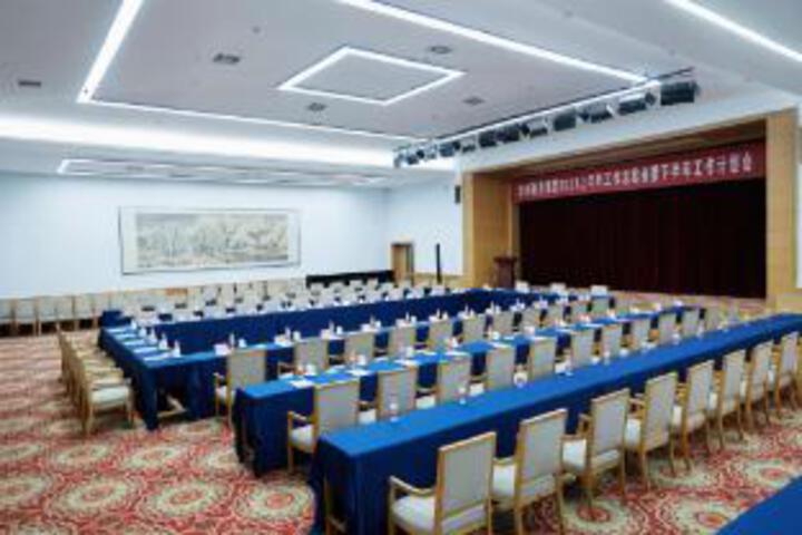 Room 15 of 23