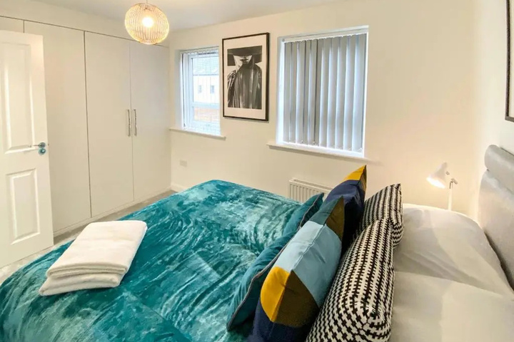 Room 6 of 14