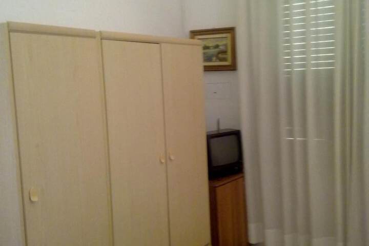 Room 11 of 26