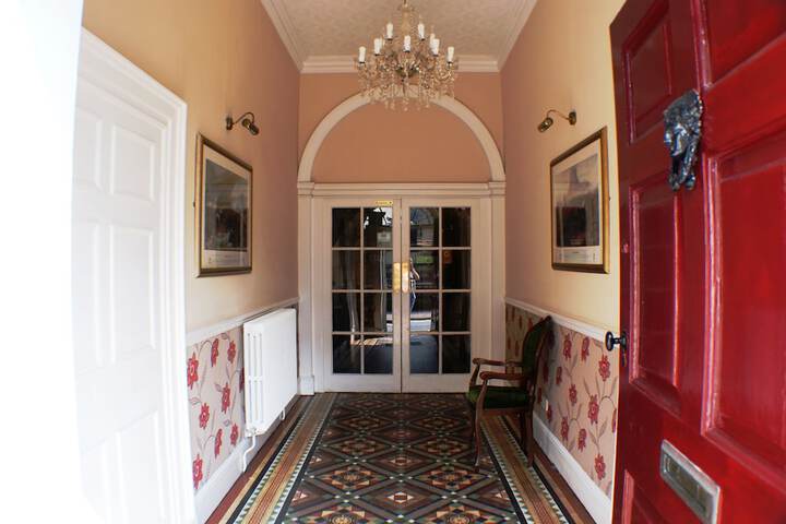 Hotel 2 of 28