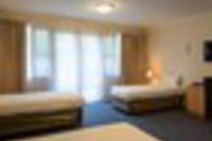 Room 44 of 210