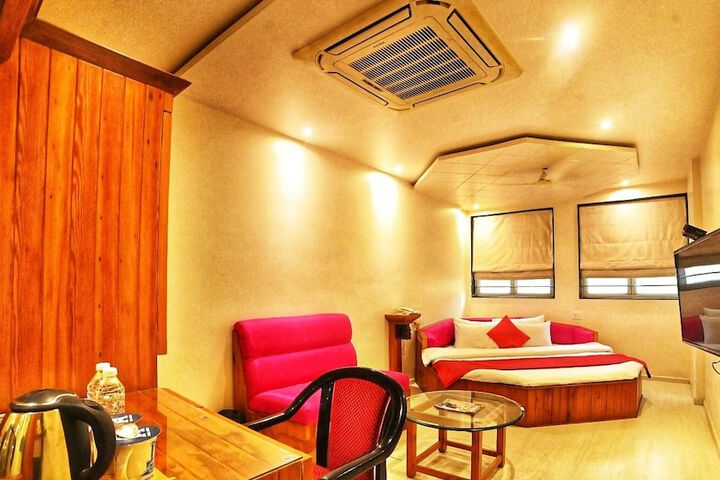 Room 7 of 39